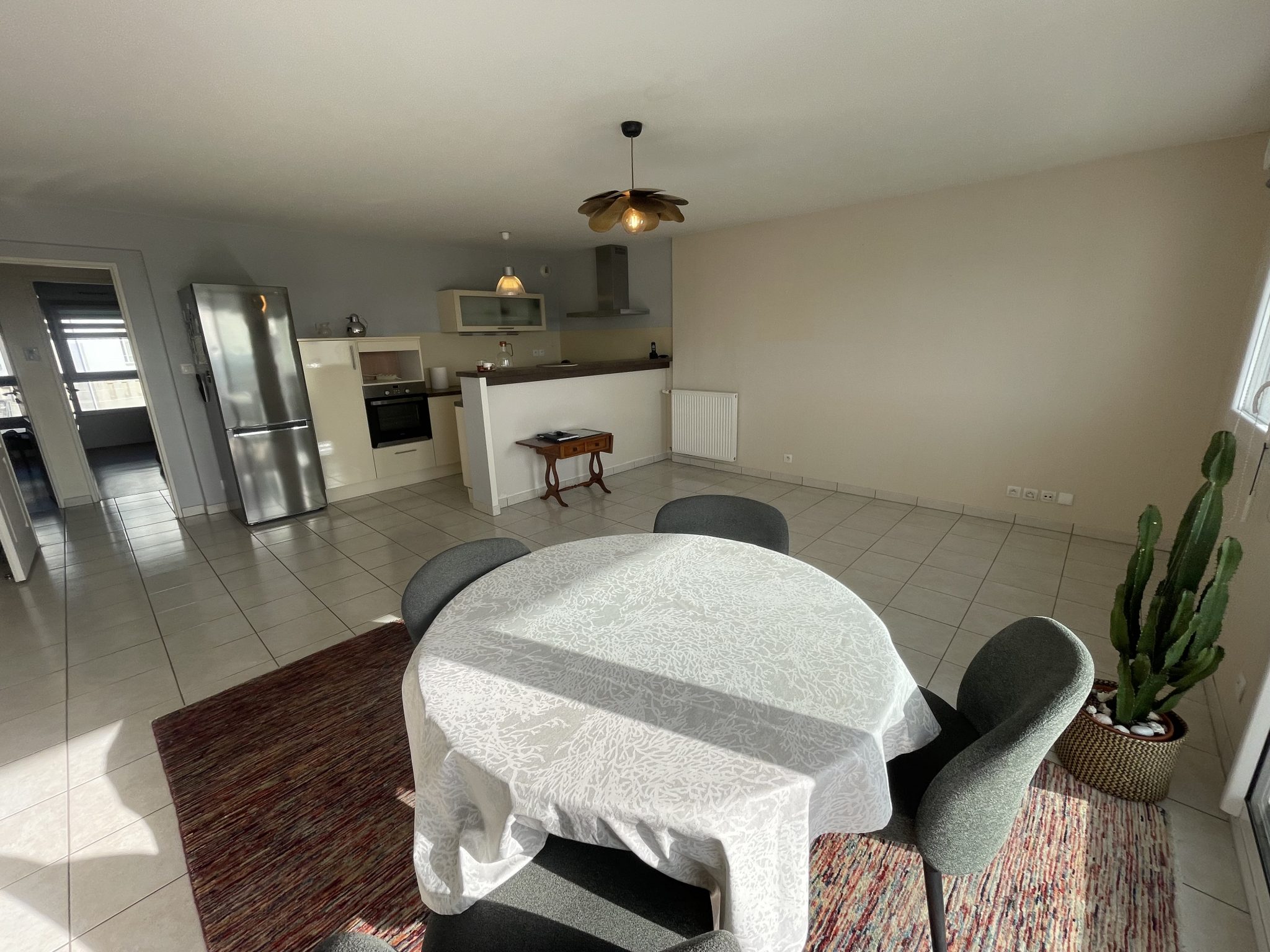 Exclusivité Agence. Quimper Kerfeunteun Appartement T3 de 72 m² Avec Ascenseur & Garage