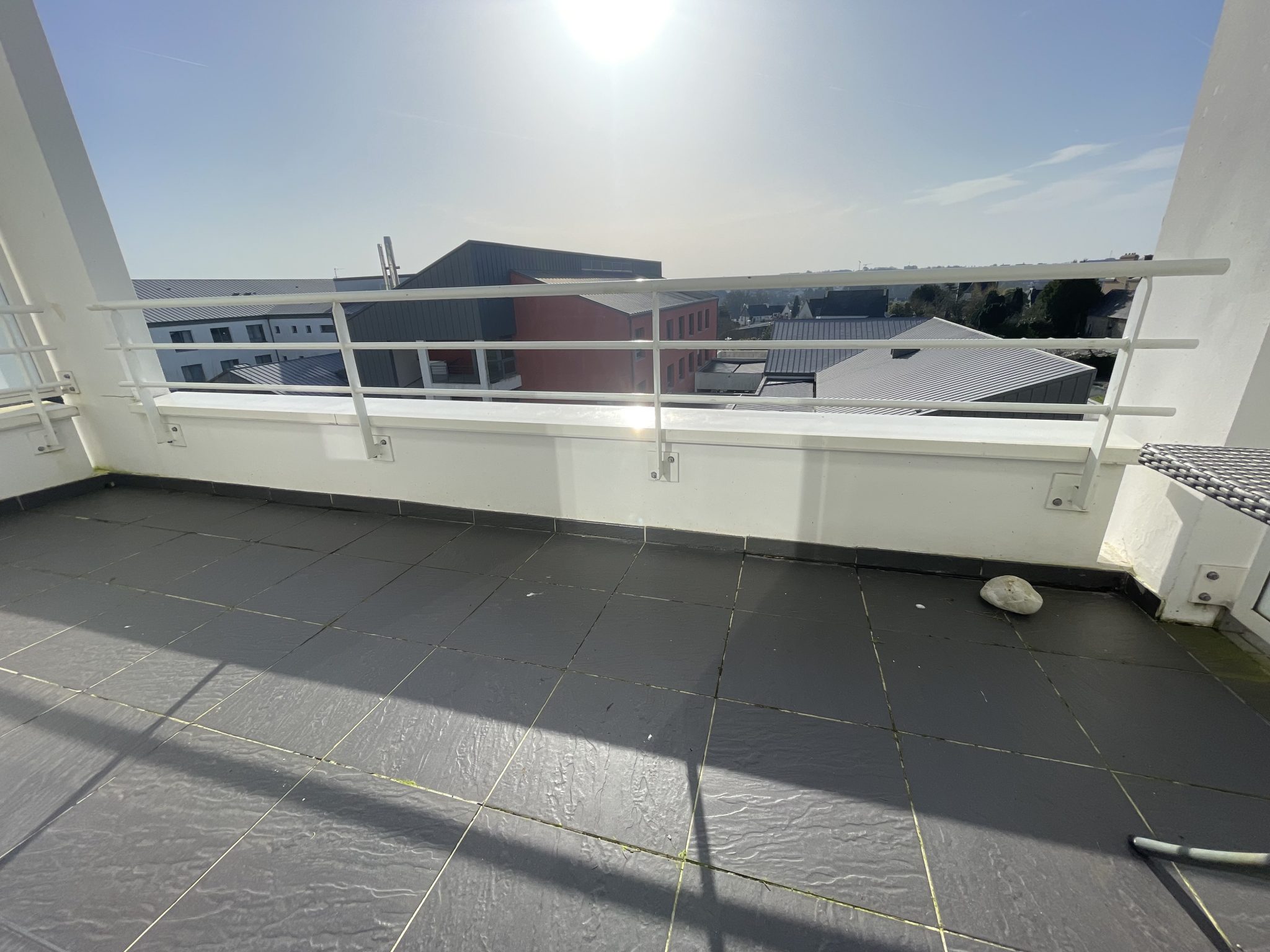 Exclusivité Agence. Quimper Kerfeunteun Appartement T3 de 72 m² Avec Ascenseur & Garage