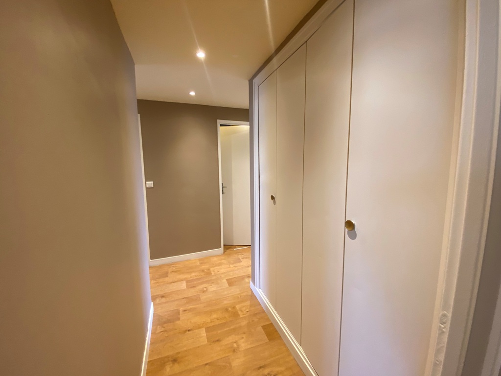 A Louer. Libre immédiatement. Quimper proche Centre-Ville. Appartement T3 Agréable avec Balcon !