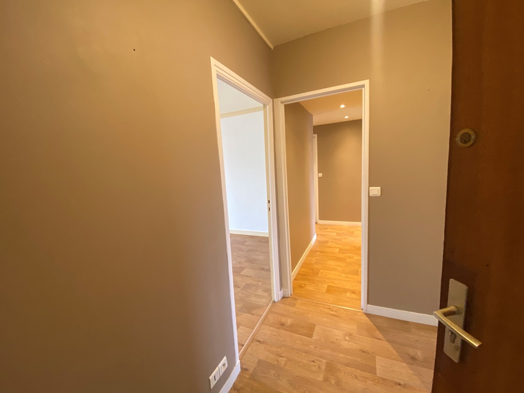 A Louer. Libre immédiatement. Quimper proche Centre-Ville. Appartement T3 Agréable avec Balcon !