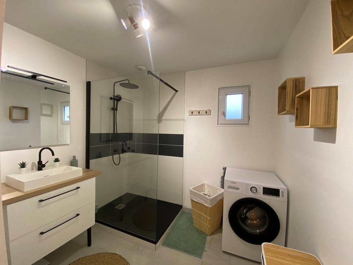 A Louer – Libre le 15/03/2026  – Petite Maison Entièrement Rénovée dans un quartier CALME !