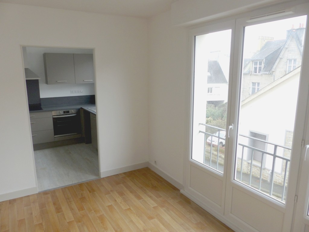 A Louer. Libre début Mars. Quimper proche Centre-Ville. Appartement T3 refait à neuf !