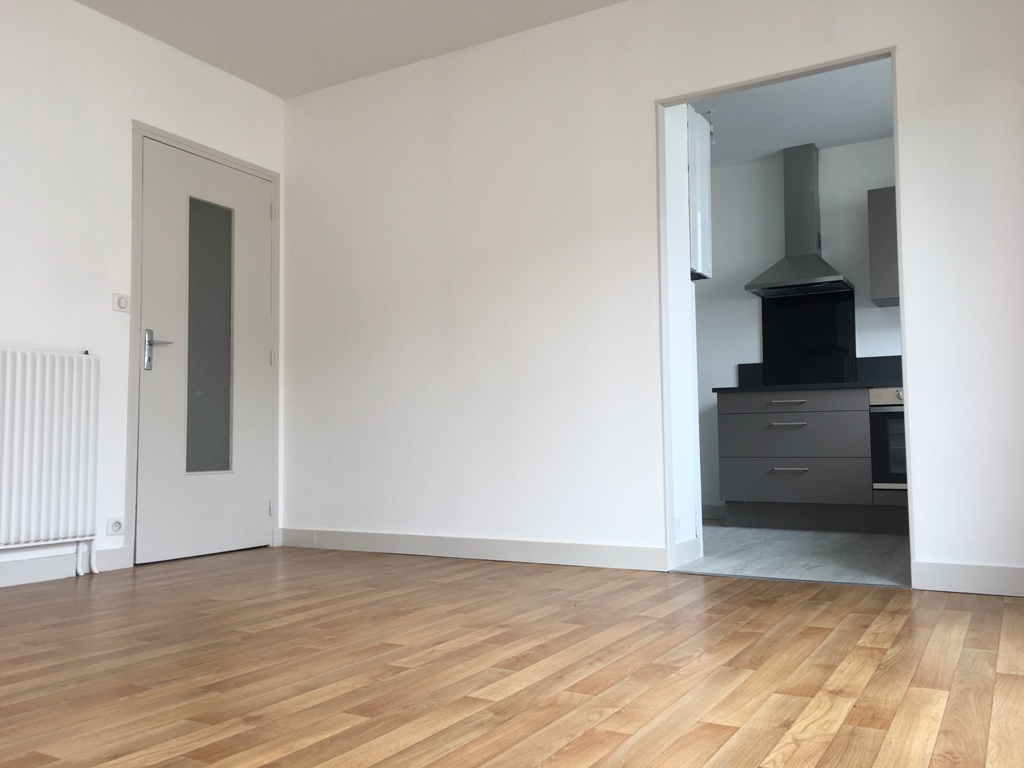 A Louer. Libre début Mars. Quimper proche Centre-Ville. Appartement T3 refait à neuf !