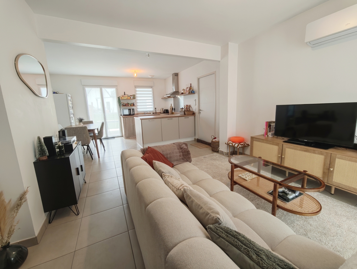 Quimper Sud. Maison Récente aux Normes RT2020 (100 m2) 4 Chambres, Garage & Jardin.