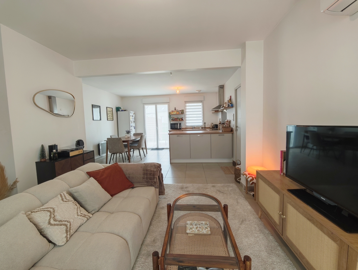 Quimper Sud. Maison Récente aux Normes RT2020 (100 m2) 4 Chambres, Garage & Jardin.