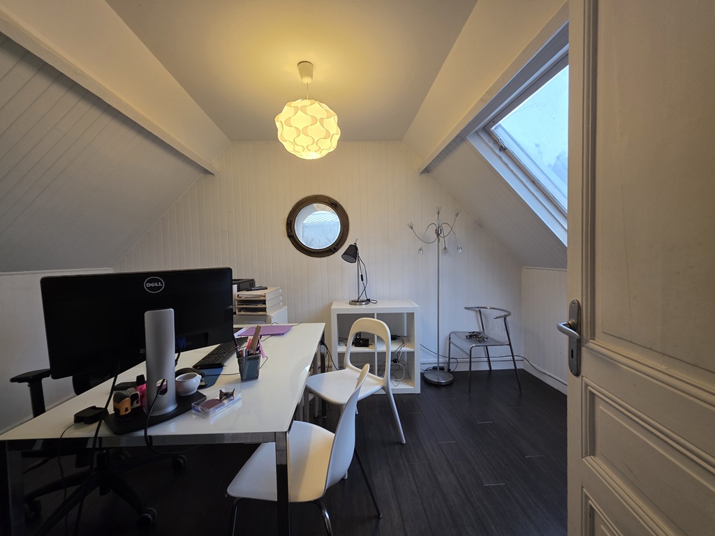 Pont L’abbé, A LOUER, Libre au 15.03.2026,  Emplacement Numéro 1 Pour Bureaux Commerciaux