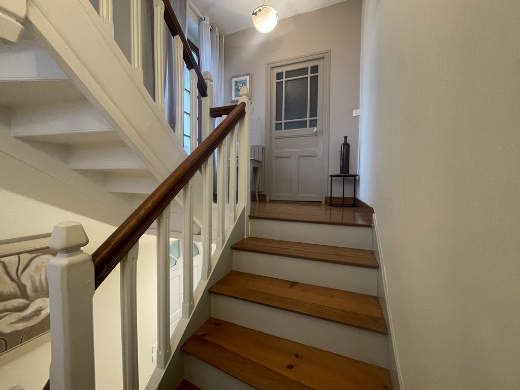 Douarnenez-Tréboul – Elégance & Volumes pour cette Maison de 145m² avec Jardin & Garage