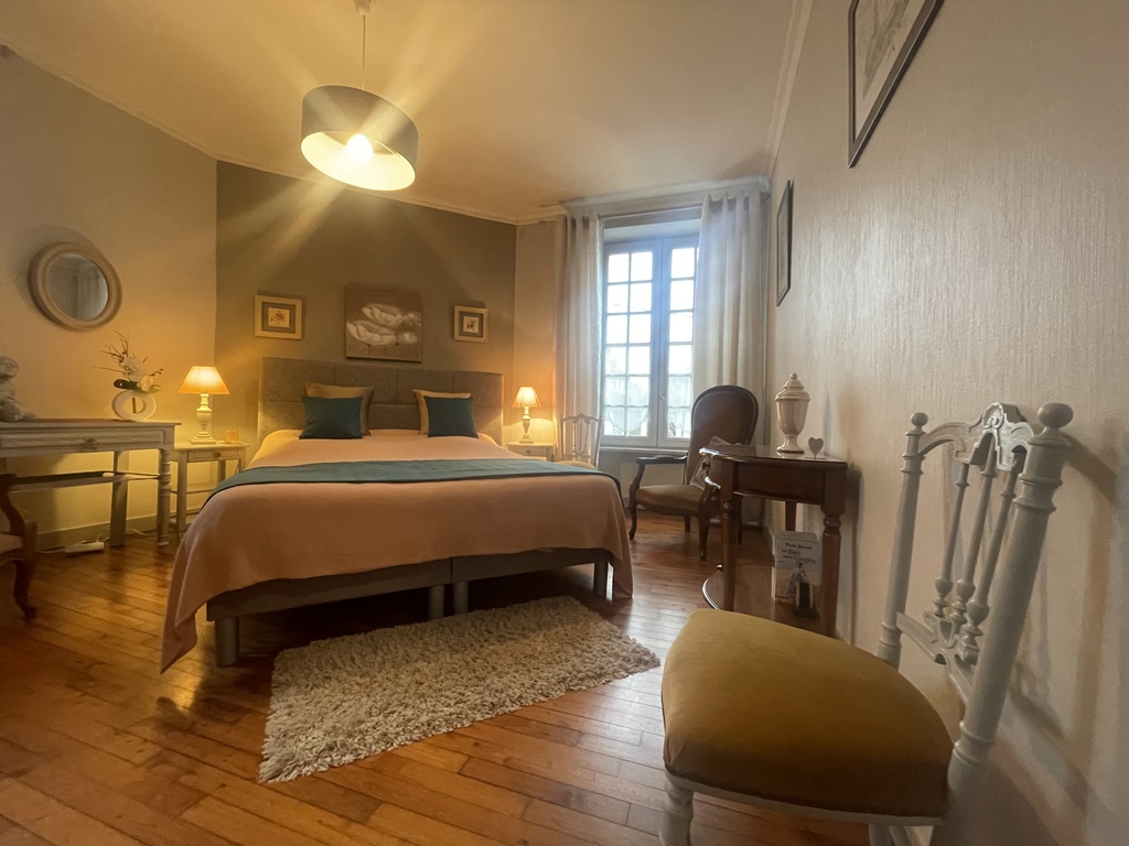 Douarnenez-Tréboul – Elégance & Volumes pour cette Maison de 145m² avec Jardin & Garage