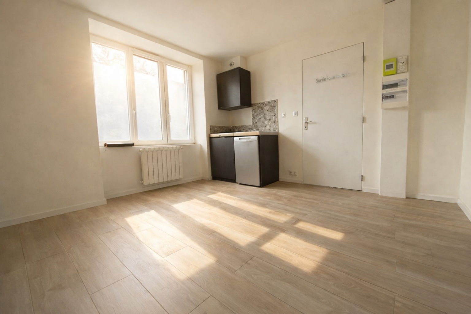 Exclusivité Agence, Quimper 10 mn, Rentabilité Immédiate Pour Immeuble Rénové de Rapport ( 6 Appartements )