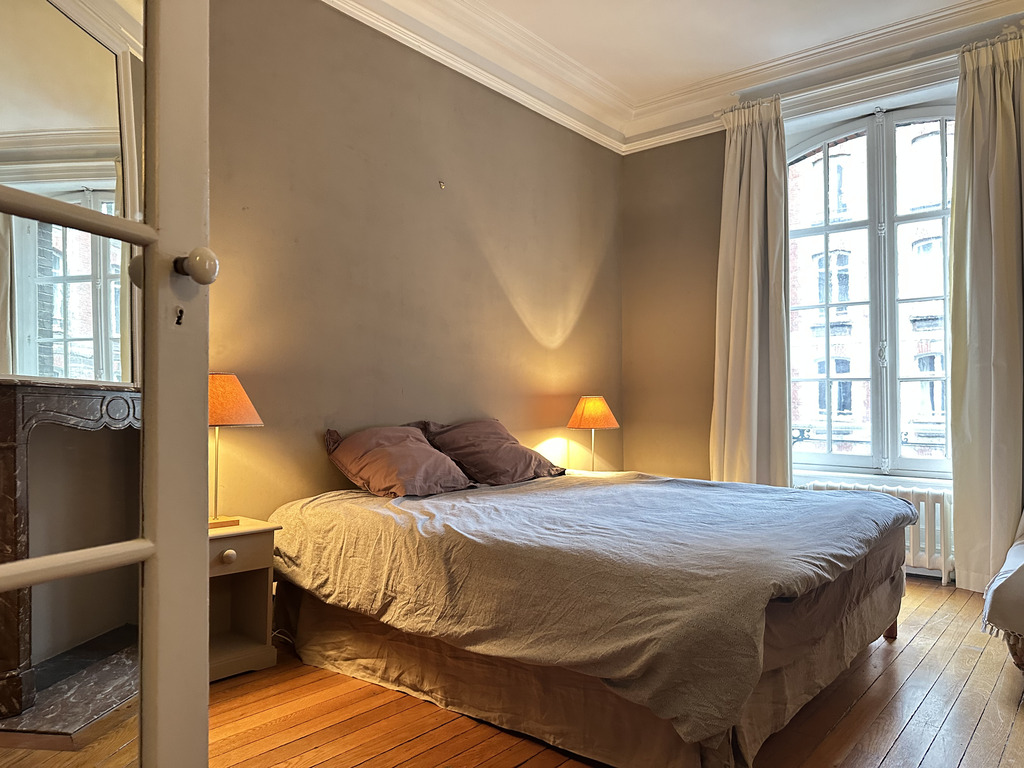 Au Coeur de Lille, Appartement bourgeois de 166m²  avec Cave & Parking Sécurisé