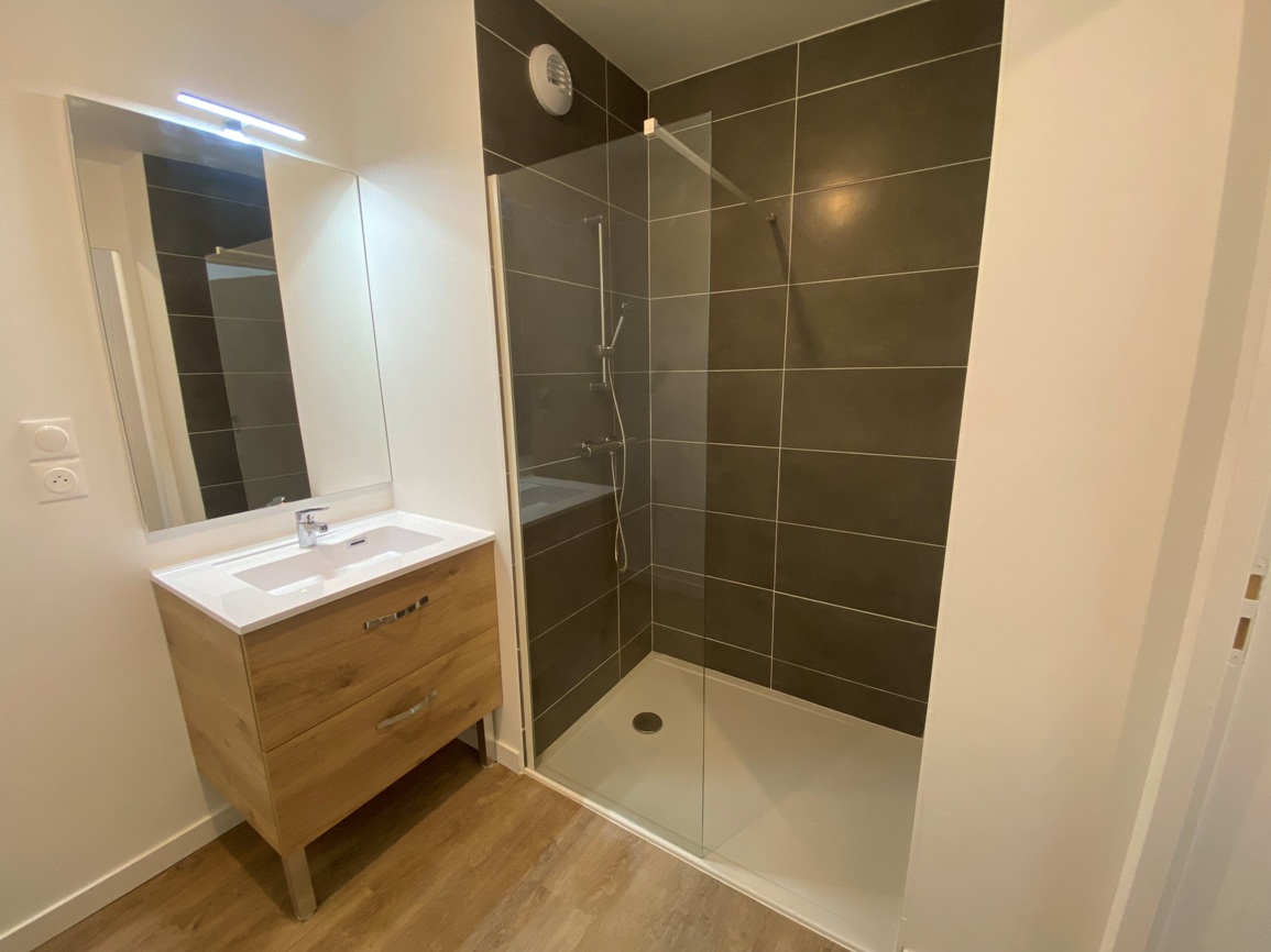 À Louer – Libre Immédiatement – Appartement T2 NEUF, Lumineux, Terrasse et Garage !