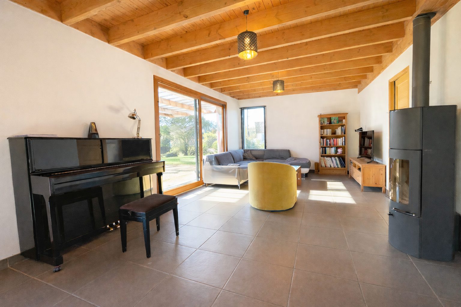 Elliant, Maison à Ossature Bois (Construction de 2013) avec Garage & Terrain de 2200m2.