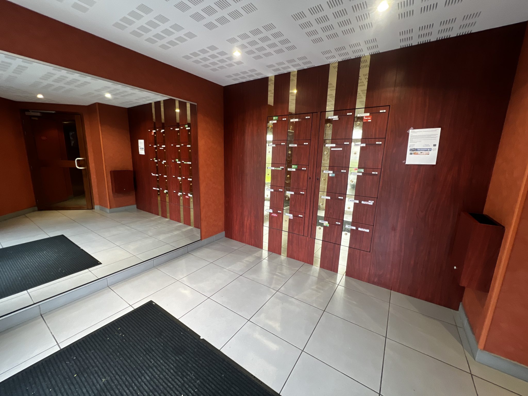 Exclusivité Agence. Quimper Kerfeunteun Appartement T3 de 72 m² Avec Ascenseur & Garage