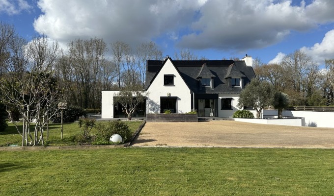 Clohars-Carnoët, Élégante & Lumineuse Contemporaine de 183m² Habitable avec Piscine