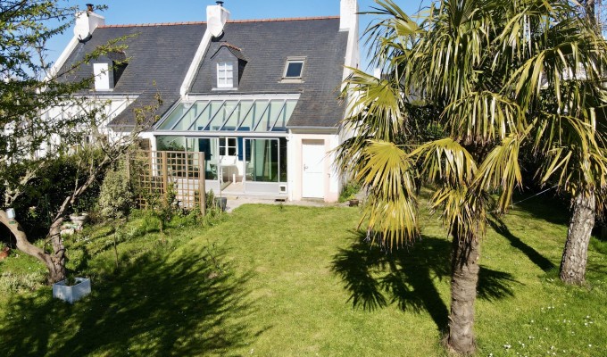Belle-Île “Le Palais” Maison Rénovée au Calme avec Jardin Arboré Proche Port & Plages