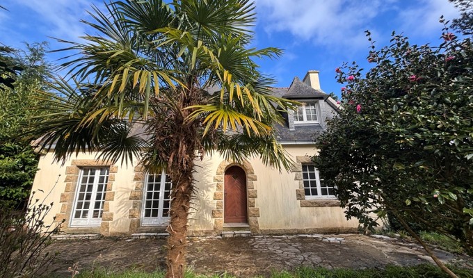 Quimper proche de la Ville, Vie De Plain Pied Pour Maison à Rénover avec 4000m² de Terrain.