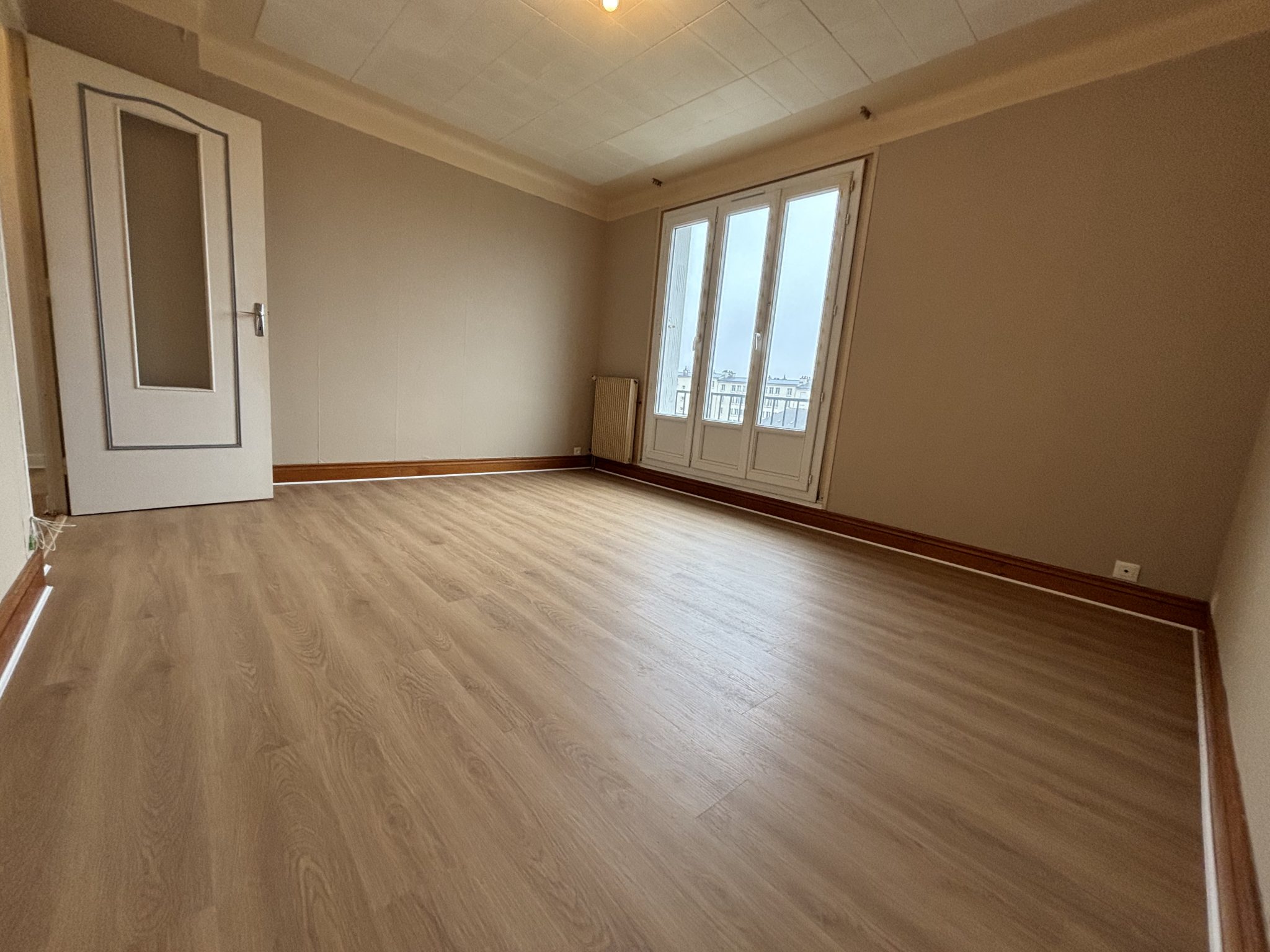 A Louer. Libre Immédiatement. Quimper, Quartier Saint-Marc, T2 de 41 m² avec Balcon