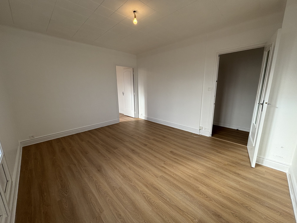 A Louer. Libre Immédiatement. Quimper, Quartier Saint-Marc, T2 de 41 m² avec Balcon