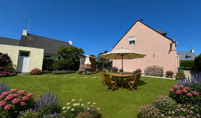 Audierne Centre – Lumineuse & Familiale Maison avec Vie de Plain-Pied & Jardin de 1000 m²