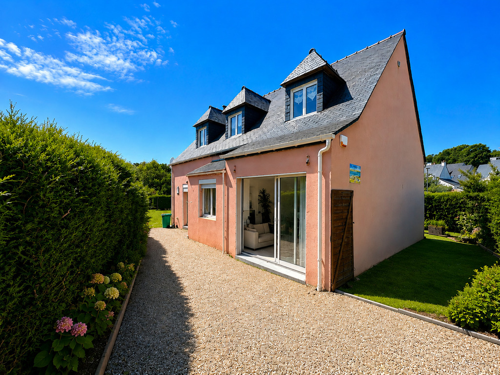 Audierne Centre – Lumineuse & Familiale Maison avec Vie de Plain-Pied & Jardin de 1000 m²
