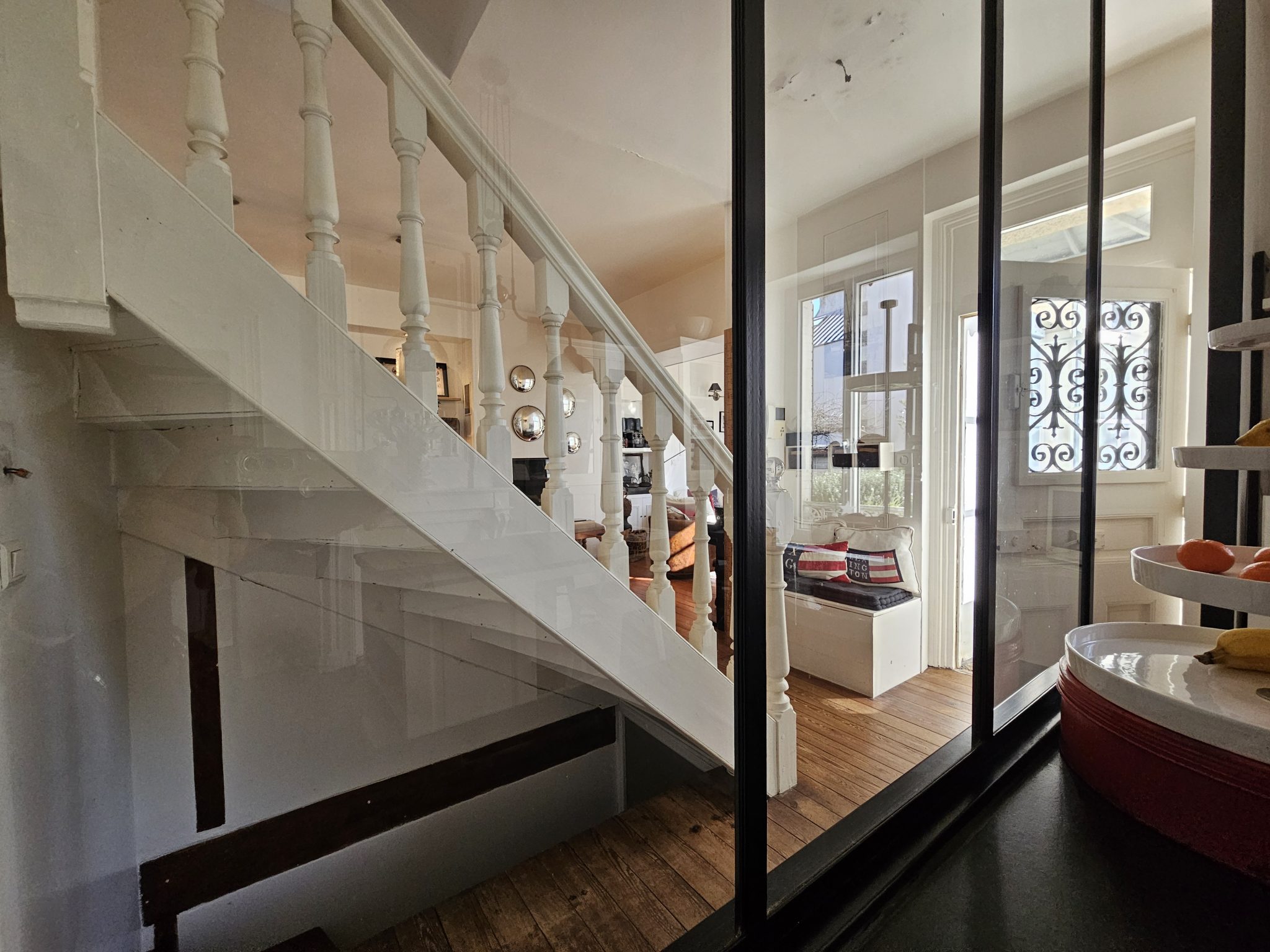 Concarneau, Au cœur du Centre Ville, Charmante Maison des Années 1930 avec Jardin Clos.