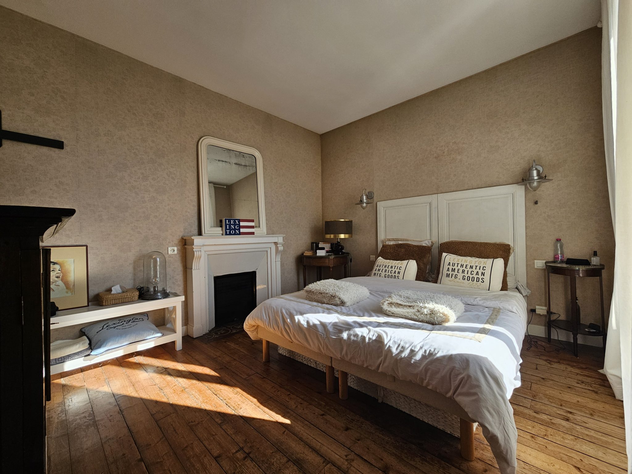 Concarneau, Au cœur du Centre Ville, Charmante Maison des Années 1930 avec Jardin Clos.