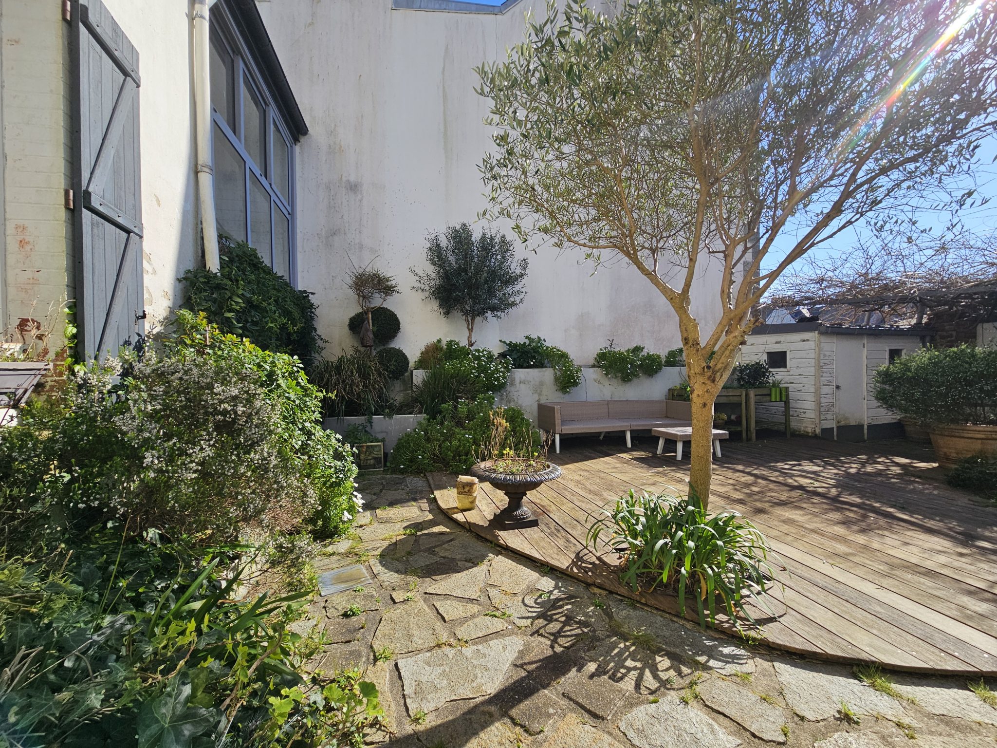 Concarneau, Au cœur du Centre Ville, Charmante Maison des Années 1930 avec Jardin Clos.