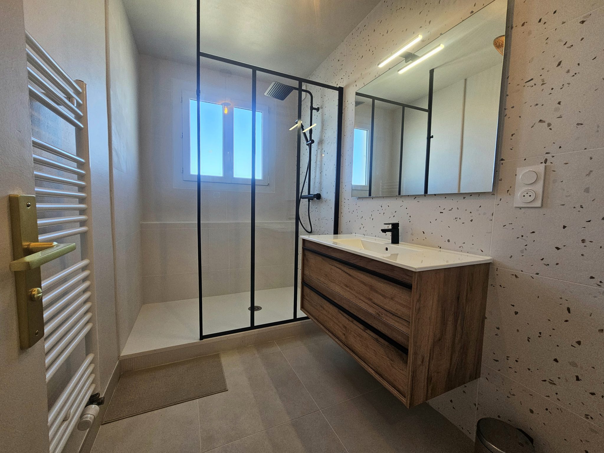 Concarneau Vue dégagée sur la Baie – Lumineux & Chaleureux Appartement T4 de 80 m²