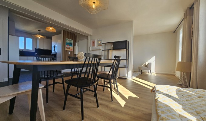 Concarneau Vue dégagée sur la Baie – Lumineux & Chaleureux Appartement T4 de 80 m²