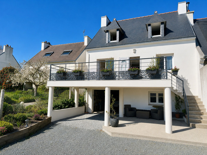 Audierne Centre – Maison 1993 Vue Mer, sur Sous Sol & Superbe Terrasse Plein Sud