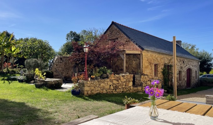 Douarnenez – Entre Terre & Mer – Propriété Familiale Avec Jardin Arboré Et Annexes