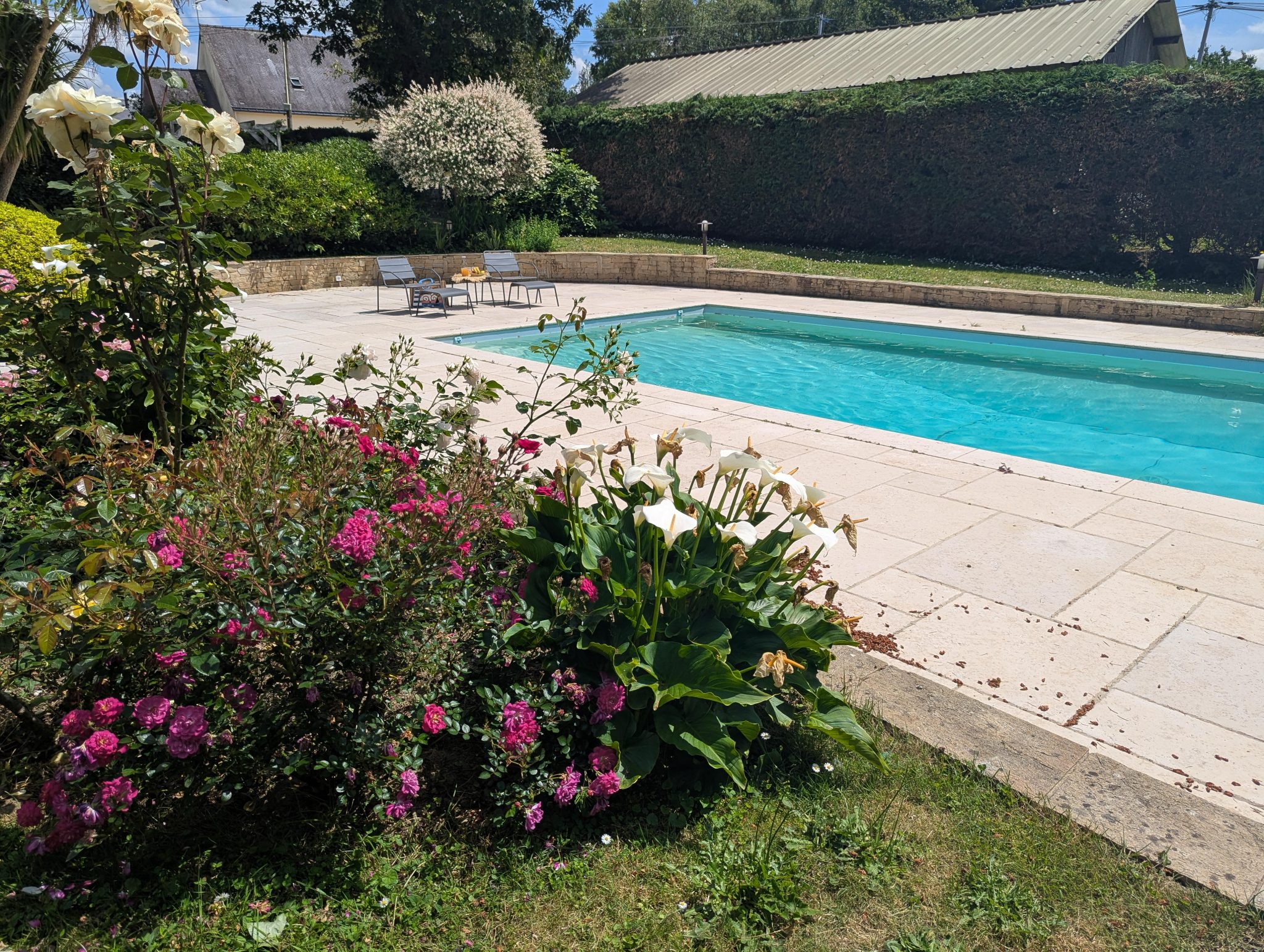 Ploërmel – L’Élégante & Singulière Maison de 220m² avec Piscine & Jardin de 1700m²
