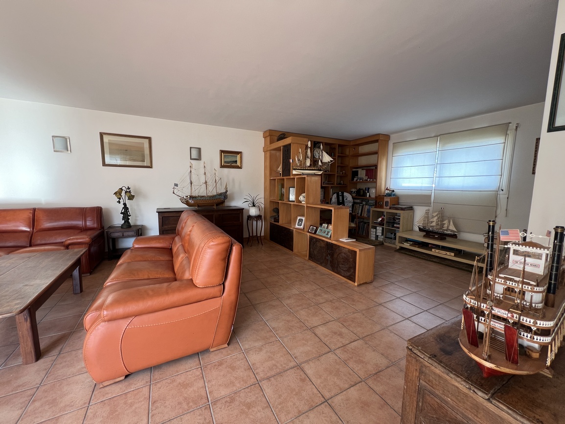 Ploemeur  – Contemporaine (137m²) Avec Piscine & Garage A Quelques Coup de pédales Des Plages du Perello