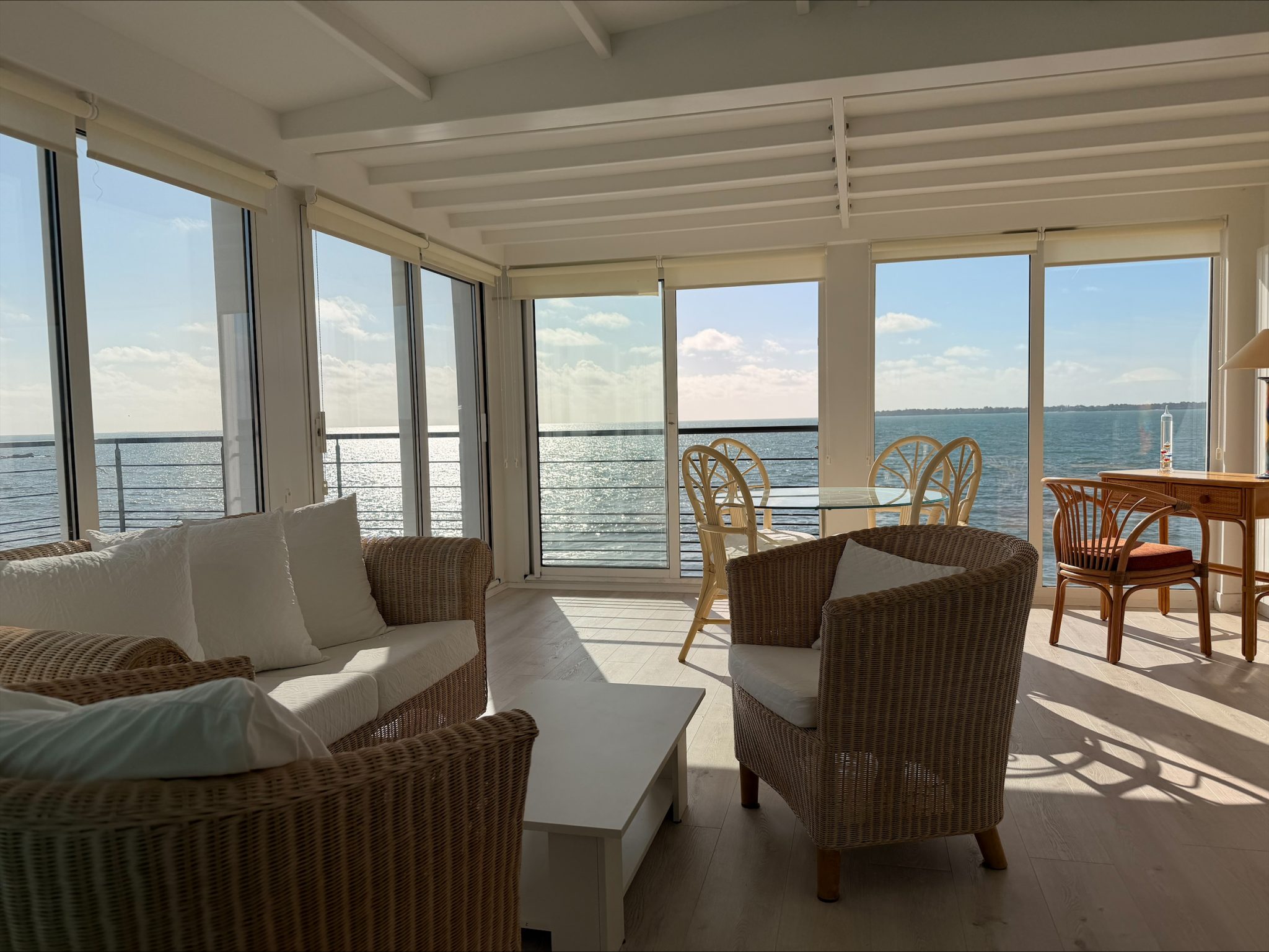Concarneau, Vue Imprenable sur L’océan Pour Ce T3 Duplex, Terrasse Panoramique & Son Jardin Accès Direct A La Plage