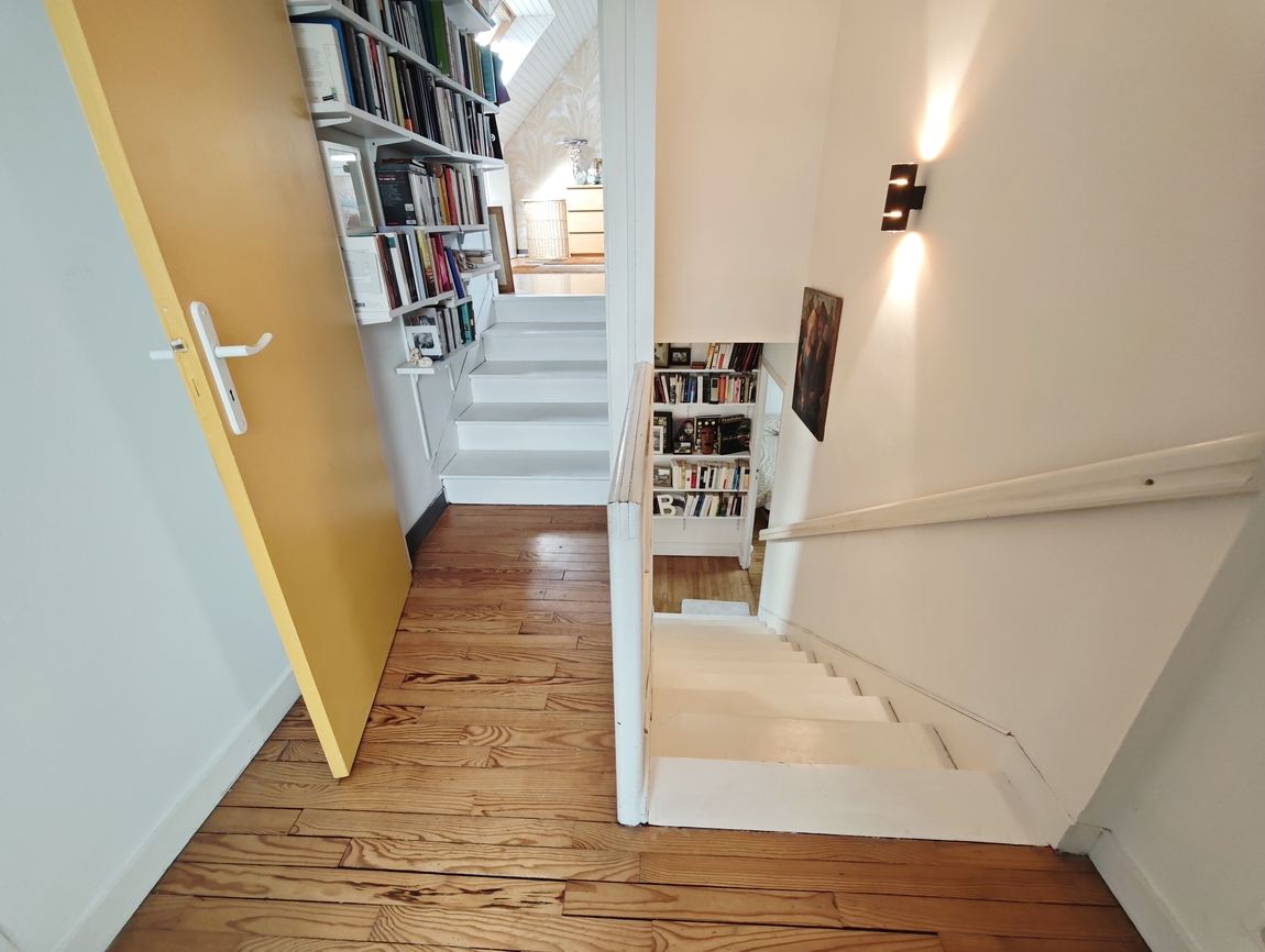 Quimper. Quartier Très Prisé de Locmaria pour Agréable Maison & son Jardin Clos de 700 m2.