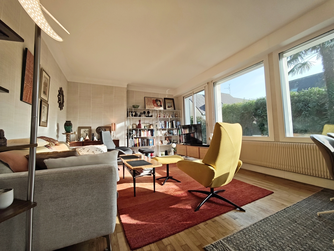 Quimper. Quartier Très Prisé de Locmaria pour Agréable Maison & son Jardin Clos de 700 m2.