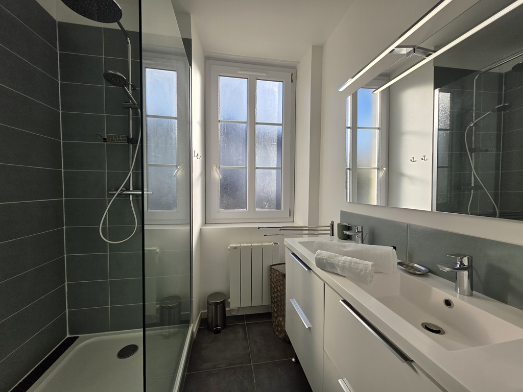 Combrit Sainte-Marine, Vue Mer & Accès Au Port pour Belle Maison de Pêcheur Entièrement Rénovée Avec Jardin