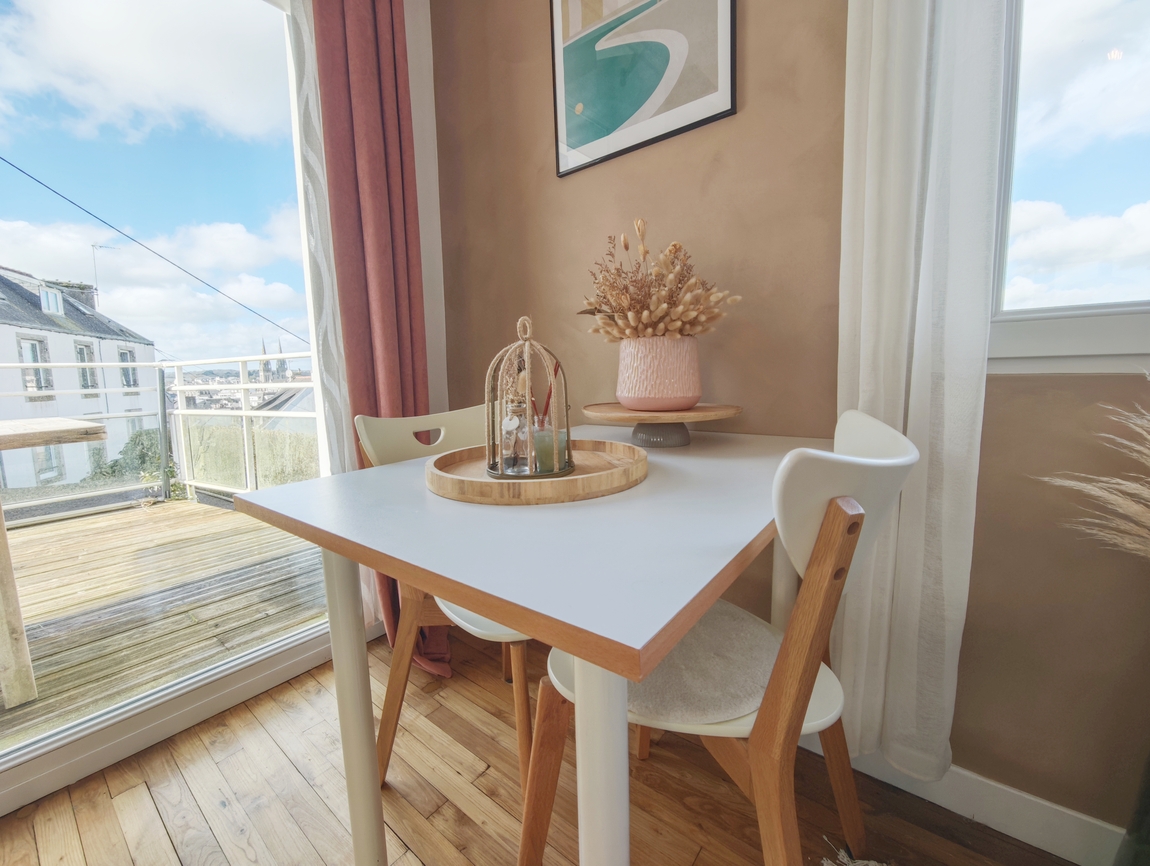 Quimper.”Coup de Coeur” pour Maison Cosy, 2 Chambres & Terrasse à la Vue Dégagée.