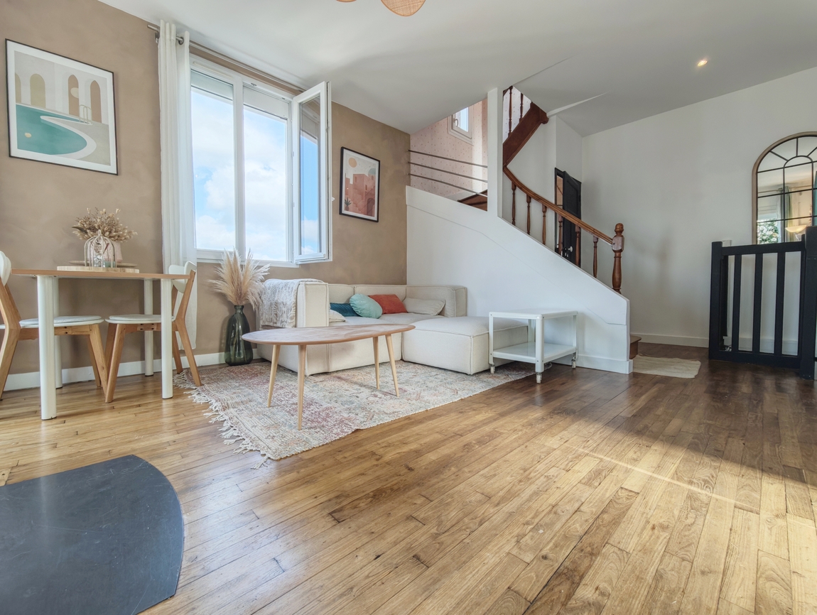 Quimper.”Coup de Coeur” pour Maison Cosy, 2 Chambres & Terrasse à la Vue Dégagée.