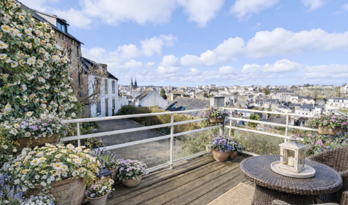 Quimper.”Coup de Coeur” pour Maison Cosy, 2 Chambres & Terrasse à la Vue Dégagée.