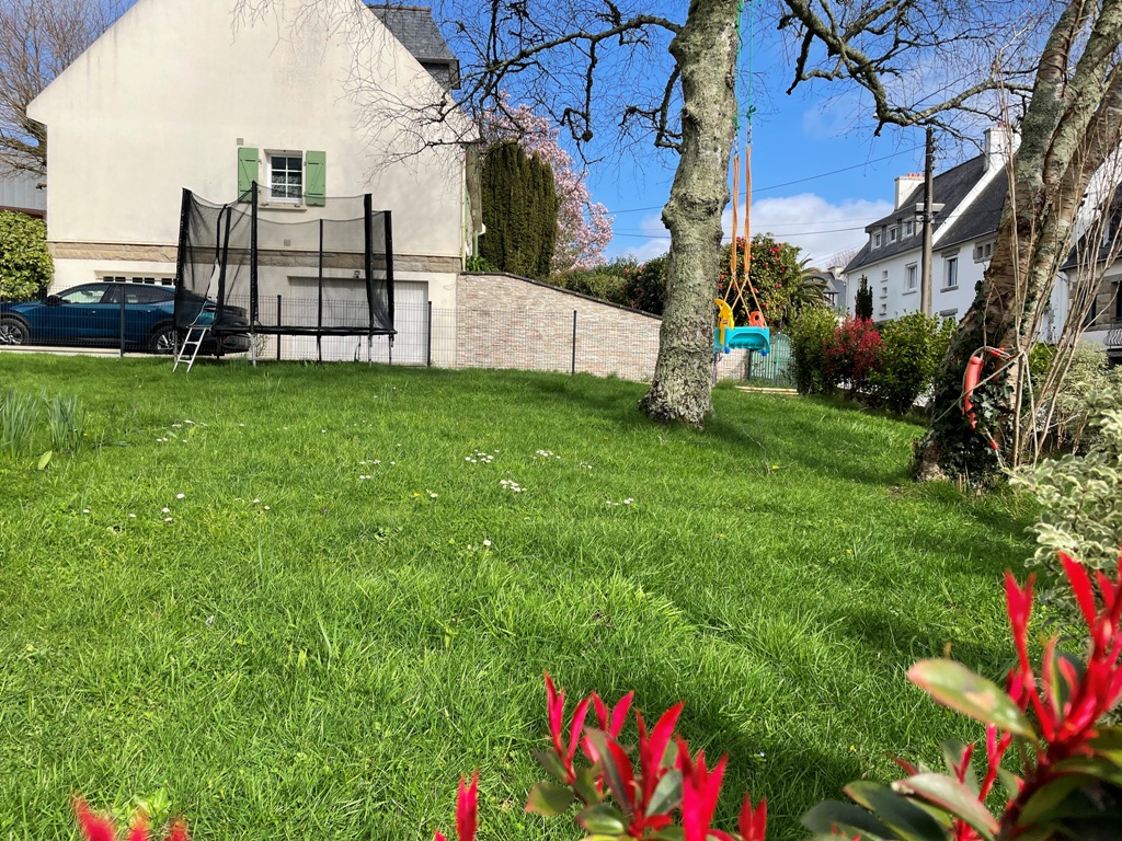 Quimper Kerfeunteun – Vaste Maison Traditionnelle Rénovée (150 m²) avec Jardin