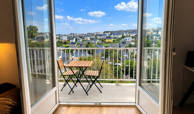 Exclusivité Agence , Kerfeunteun , Vue imprenable Pour L’impeccable T3 Avec Balcon & Parking