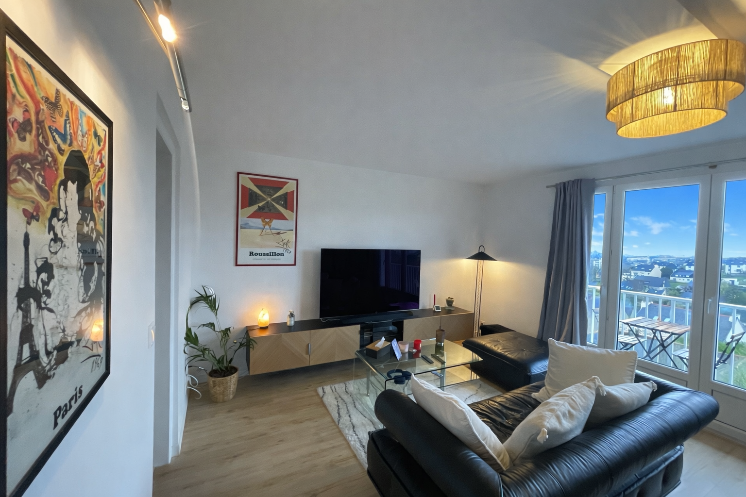 Exclusivité Agence , Kerfeunteun , Vue imprenable Pour L’impeccable T3 Avec Balcon & Parking