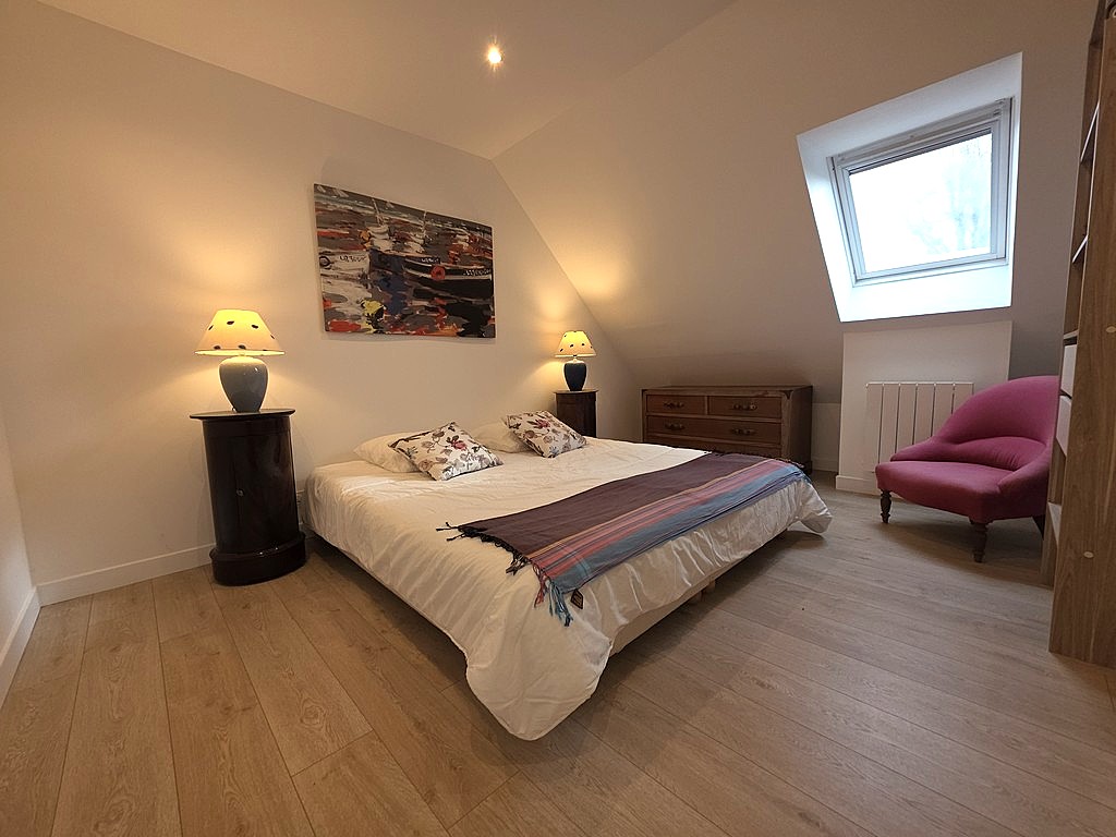 Sainte Marine- La Maison Familiale (5 chambres) Avec Terrasse & Jardin 1000 m² , Proche des Plages et du Port .