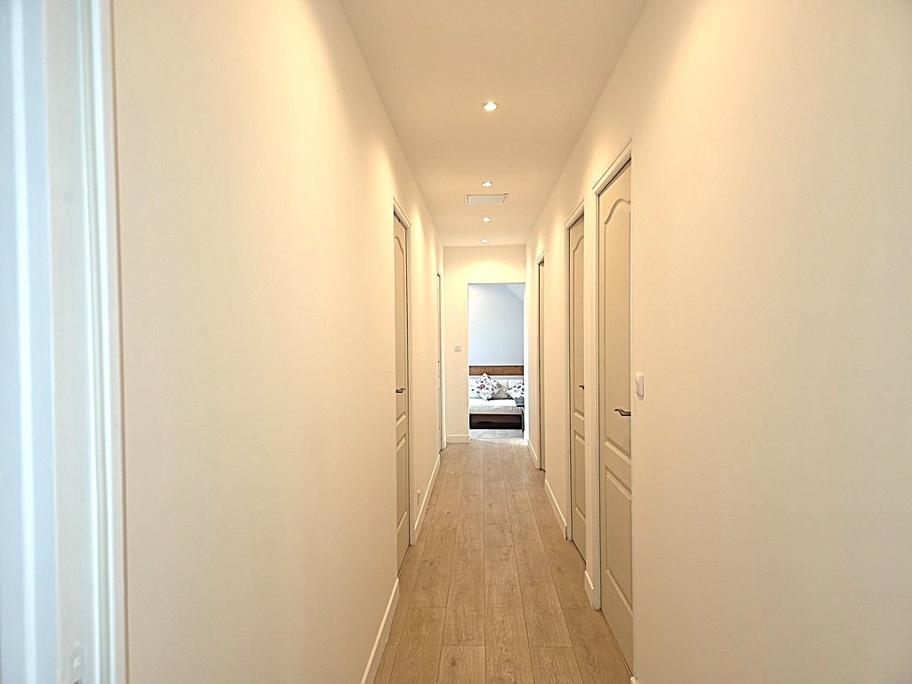 Sainte Marine- La Maison Familiale (5 chambres) Avec Terrasse & Jardin 1000 m² , Proche des Plages et du Port .