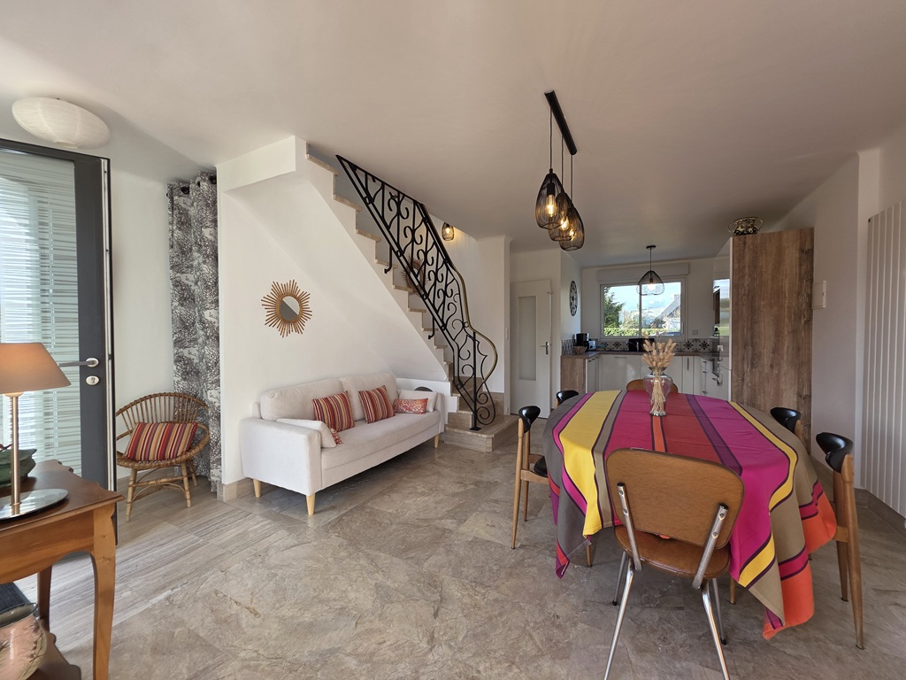 L’île Tudy, La Plage à pied, en fond d’impasse, Belle Maison de Vacances de 4 chambres avec Jardin Clos