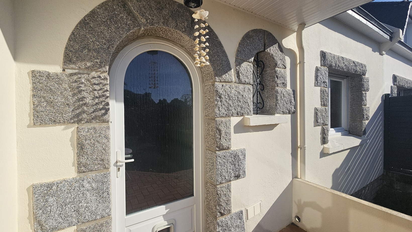 CONCARNEAU – L’Intemporelle Maison Familiale de 126 m² Avec Jardin Arboré, Proche Mer, Commerces & Ecoles