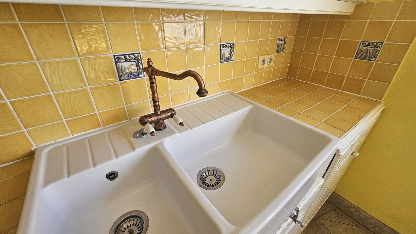 CONCARNEAU – L’Intemporelle Maison Familiale de 126 m² Avec Jardin Arboré, Proche Mer, Commerces & Ecoles