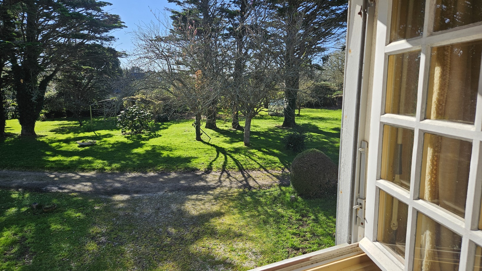 Tregunc – Propriété de Caractère de 226 m² Sur Son Parc Arboré de 1,3 hectares à 2 km Des Plages