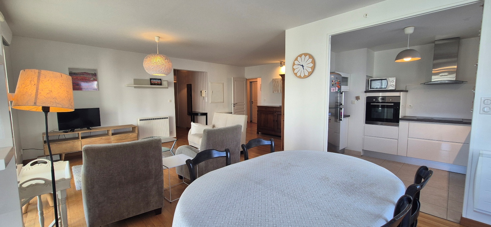 Quimper Centre Ville – L’Appartement avec Terrasse & 3 Chambres – Garage & Parking